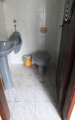 Casa à venda com 212m², 3 quartos e 2 vagasBanheiro de serviço