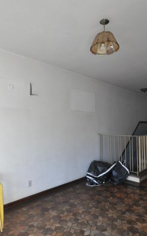 Casa à venda com 452m², 3 quartos e 4 vagasSala