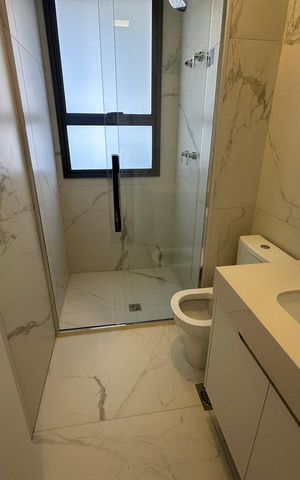 Apartamento para alugar com 245m², 4 quartos e 4 vagas Apartamento para alugar com 245m², 4 quartos e 4 vagasBanheiro 2 da Suíte 1
