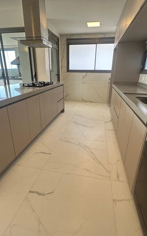 Apartamento para alugar com 245m², 4 quartos e 4 vagas Apartamento para alugar com 245m², 4 quartos e 4 vagasCozinha