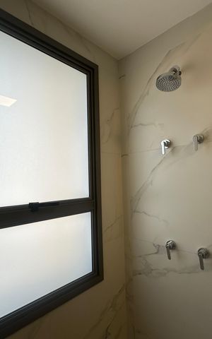Apartamento para alugar com 245m², 4 quartos e 4 vagas Apartamento para alugar com 245m², 4 quartos e 4 vagasBanheiro da Suíte 3