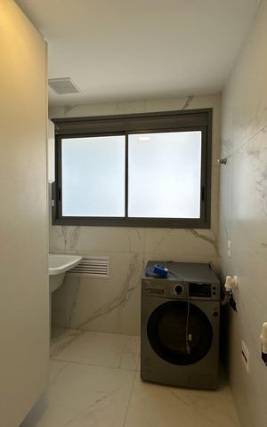 Apartamento para alugar com 245m², 4 quartos e 4 vagas Apartamento para alugar com 245m², 4 quartos e 4 vagasÁrea de Serviço