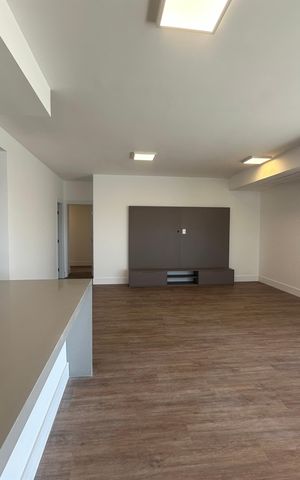 Apartamento para alugar com 245m², 4 quartos e 4 vagas Apartamento para alugar com 245m², 4 quartos e 4 vagasSala