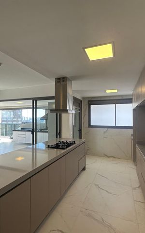 Apartamento para alugar com 245m², 4 quartos e 4 vagas Apartamento para alugar com 245m², 4 quartos e 4 vagasCozinha