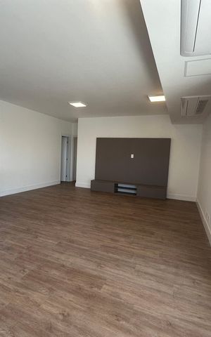 Apartamento para alugar com 245m², 4 quartos e 4 vagas Apartamento para alugar com 245m², 4 quartos e 4 vagasSala