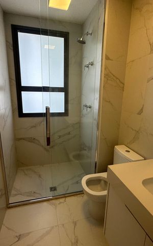 Apartamento para alugar com 245m², 4 quartos e 4 vagas Apartamento para alugar com 245m², 4 quartos e 4 vagasBanheiro da Suíte 3