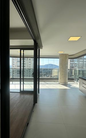 Apartamento para alugar com 245m², 4 quartos e 4 vagas Apartamento para alugar com 245m², 4 quartos e 4 vagasVaranda da Sala