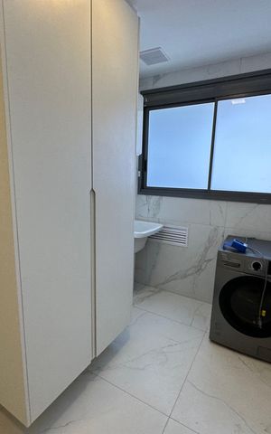 Apartamento para alugar com 245m², 4 quartos e 4 vagas Apartamento para alugar com 245m², 4 quartos e 4 vagasÁrea de Serviço