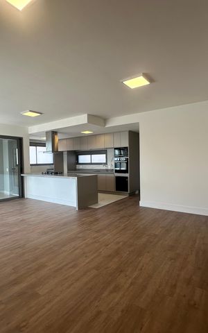Apartamento para alugar com 245m², 4 quartos e 4 vagas Apartamento para alugar com 245m², 4 quartos e 4 vagasSala