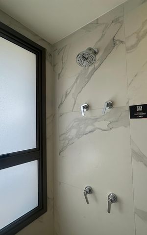 Apartamento para alugar com 245m², 4 quartos e 4 vagas Apartamento para alugar com 245m², 4 quartos e 4 vagasBanheiro da Suíte 2