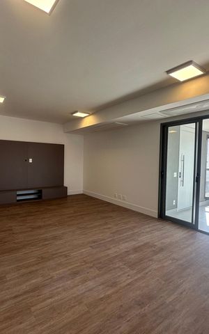 Apartamento para alugar com 245m², 4 quartos e 4 vagas Apartamento para alugar com 245m², 4 quartos e 4 vagasSala
