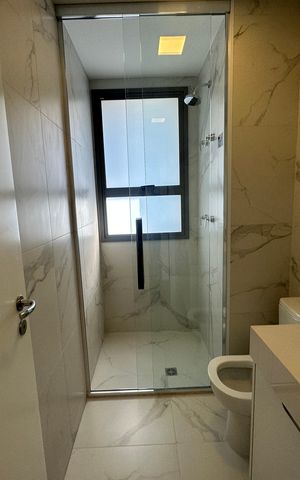 Apartamento para alugar com 245m², 4 quartos e 4 vagas Apartamento para alugar com 245m², 4 quartos e 4 vagasBanheiro da Suíte 2
