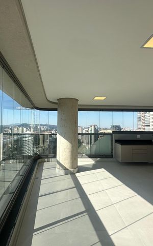 Apartamento para alugar com 245m², 4 quartos e 4 vagas Apartamento para alugar com 245m², 4 quartos e 4 vagasVaranda da Sala