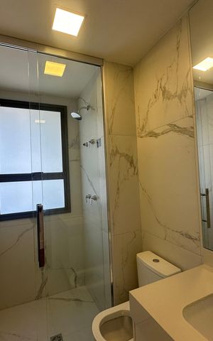 Apartamento para alugar com 245m², 4 quartos e 4 vagas Apartamento para alugar com 245m², 4 quartos e 4 vagasBanheiro 2 da Suíte 1