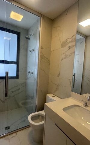 Apartamento para alugar com 245m², 4 quartos e 4 vagas Apartamento para alugar com 245m², 4 quartos e 4 vagasBanheiro da Suíte 3