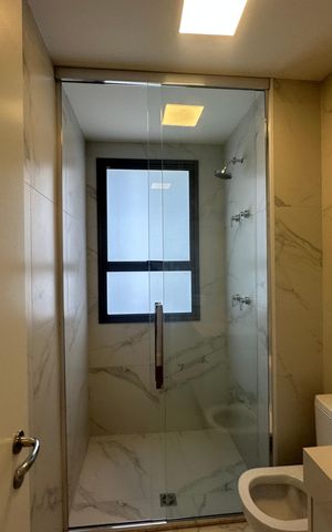 Apartamento para alugar com 245m², 4 quartos e 4 vagas Apartamento para alugar com 245m², 4 quartos e 4 vagasBanheiro da Suíte 3