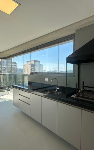 Apartamento para alugar com 245m², 4 quartos e 4 vagas Apartamento para alugar com 245m², 4 quartos e 4 vagasVaranda da Sala