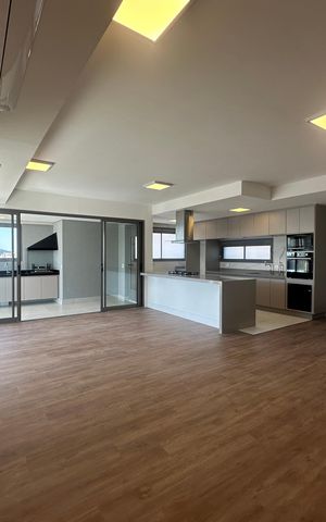 Apartamento para alugar com 245m², 4 quartos e 4 vagas Apartamento para alugar com 245m², 4 quartos e 4 vagasSala