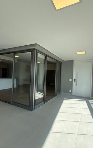 Apartamento para alugar com 245m², 4 quartos e 4 vagas Apartamento para alugar com 245m², 4 quartos e 4 vagasVaranda da Sala