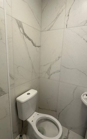 Apartamento para alugar com 245m², 4 quartos e 4 vagas Apartamento para alugar com 245m², 4 quartos e 4 vagasBanheiro de serviço