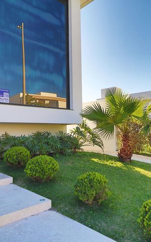 Casa de condomínio para alugar com 400m², 4 quartos e 6 vagasPlaquinha