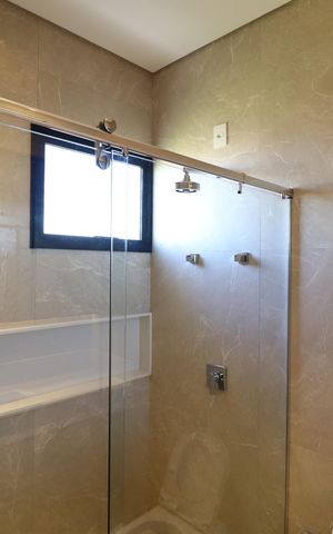 Casa de condomínio para alugar com 400m², 4 quartos e 6 vagasBanheiro do Quarto 3