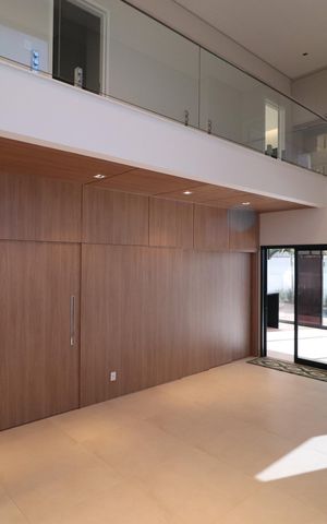 Casa de condomínio para alugar com 400m², 4 quartos e 6 vagasSala