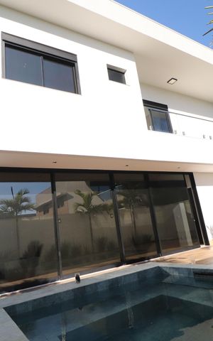 Casa de condomínio para alugar com 400m², 4 quartos e 6 vagasPiscina