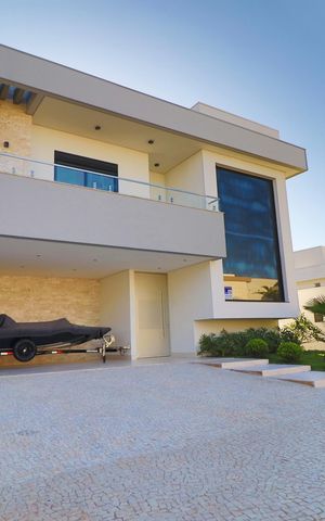 Casa de condomínio para alugar com 400m², 4 quartos e 6 vagasFachada