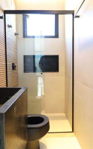 Casa de condomínio para alugar com 400m², 4 quartos e 6 vagasBanheiro da Varanda