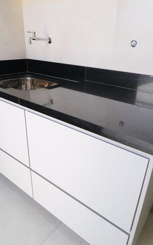 Casa de condomínio para alugar com 400m², 4 quartos e 6 vagasÁrea de Serviço