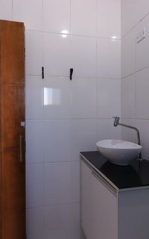 Apartamento à venda com 108m², 2 quartos e 2 vagasBanheiro da suíte