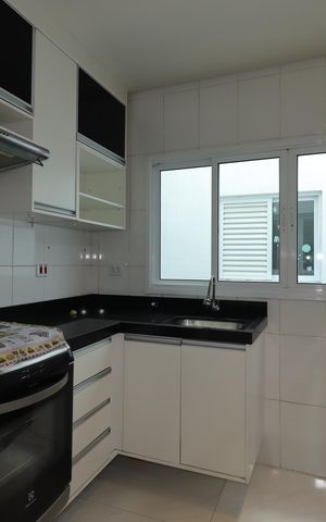 Apartamento à venda com 108m², 2 quartos e 2 vagasCozinha