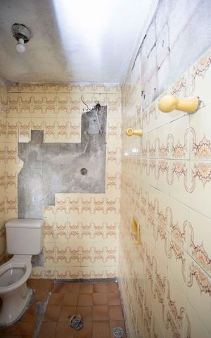 Casa à venda com 120m², 6 quartos e 2 vagasBanheiro Casa 1