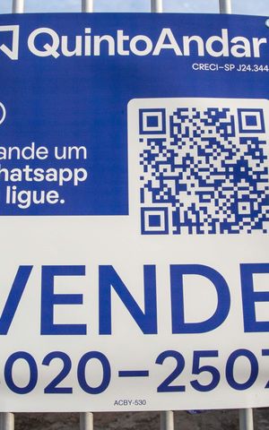 Casa à venda com 120m², 6 quartos e 2 vagasPlaquinha