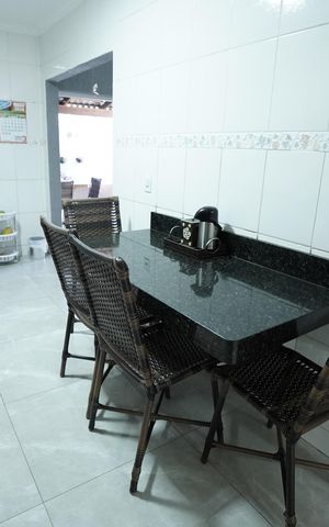 Casa à venda com 280m², 3 quartos e 4 vagas