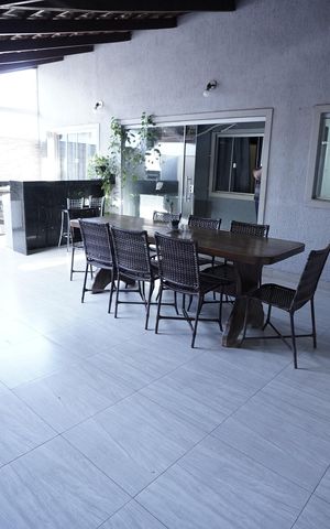 Casa à venda com 280m², 3 quartos e 4 vagas