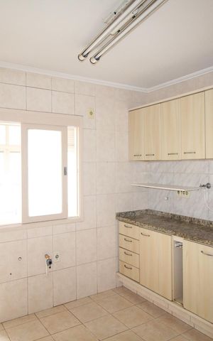 Apartamento à venda com 96m², 2 quartos e 2 vagasCozinha