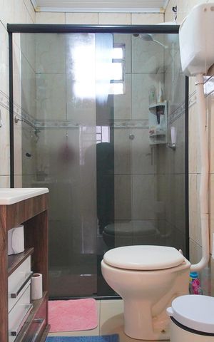 Casa à venda com 100m², 3 quartos e 2 vagasBanheiro
