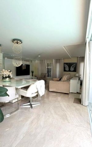 Casa à venda com 302m², 3 quartos e 3 vagas