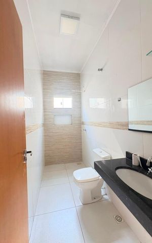 Casa à venda com 83m², 2 quartos e 2 vagas Casa à venda com 83m², 2 quartos e 2 vagasBanheiro