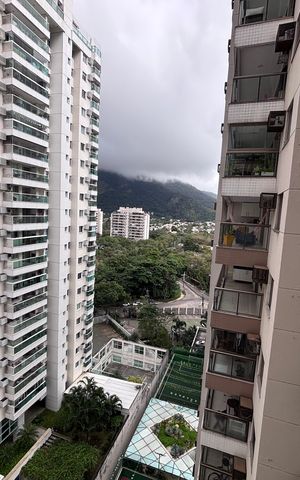 Apartamento à venda com 83m², 3 quartos e 1 vaga Apartamento à venda com 83m², 3 quartos e 1 vagaVaranda
