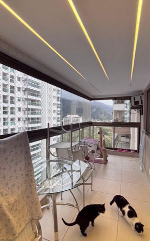 Apartamento à venda com 83m², 3 quartos e 1 vaga Apartamento à venda com 83m², 3 quartos e 1 vagaVaranda