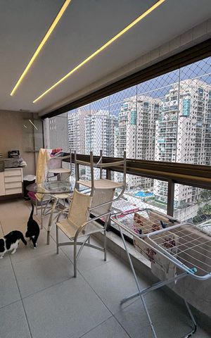 Apartamento à venda com 83m², 3 quartos e 1 vaga Apartamento à venda com 83m², 3 quartos e 1 vagaVaranda