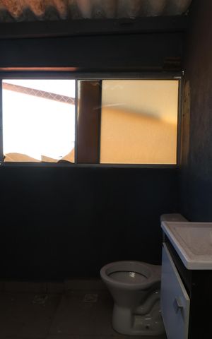 Casa para alugar com 320m², 5 quartos e 3 vagasBanheiro de Serviço