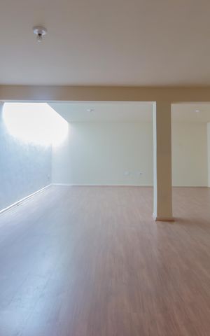 Casa à venda com 420m², 5 quartos e 3 vagas Casa à venda com 420m², 5 quartos e 3 vagasPorão
