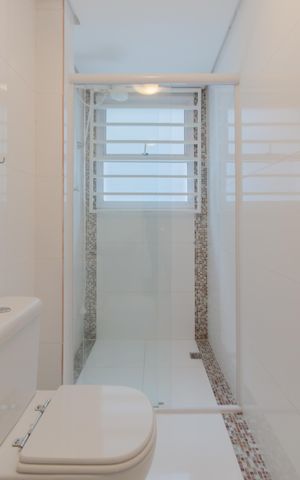 Casa à venda com 420m², 5 quartos e 3 vagas Casa à venda com 420m², 5 quartos e 3 vagasBanheiro de serviço