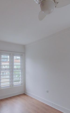Casa à venda com 420m², 5 quartos e 3 vagas Casa à venda com 420m², 5 quartos e 3 vagasQuarto 2