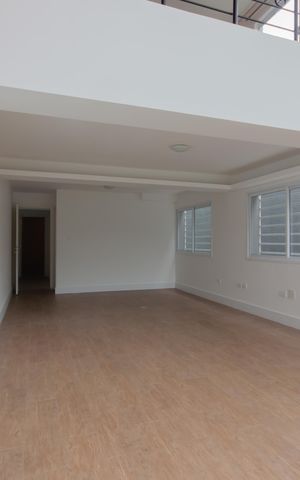 Casa à venda com 420m², 5 quartos e 3 vagas Casa à venda com 420m², 5 quartos e 3 vagasÁrea gourmet