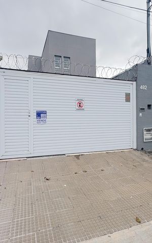 Casa à venda com 420m², 5 quartos e 3 vagas Casa à venda com 420m², 5 quartos e 3 vagasFachada